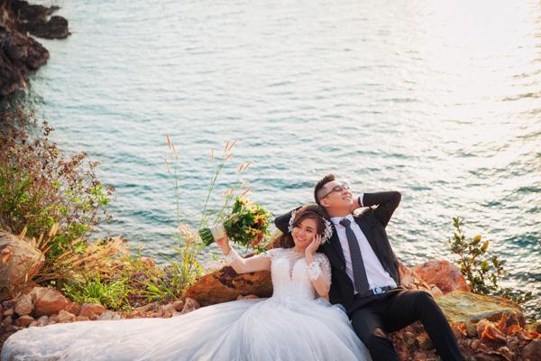 10 năm yêu nhau chưa từng được nhận 1 bó hoa, cô nàng vẫn quyết theo chàng về dinh 10 năm yêu nhau chưa từng được nhận 1 bó hoa, cô nàng vẫn quyết theo chàng về dinh